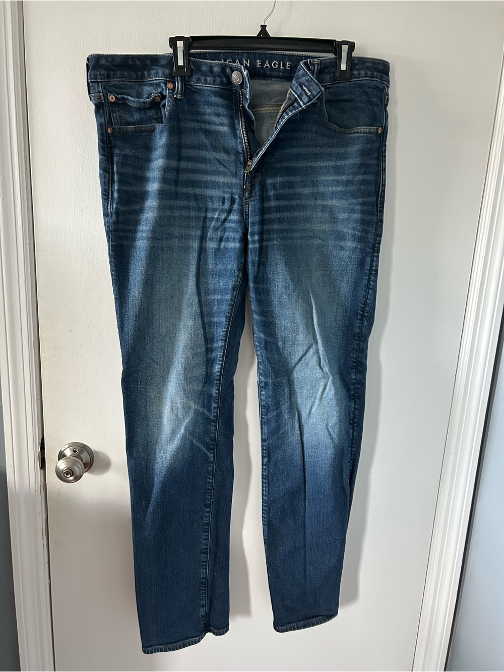 American Eagle Outfitters Women’s Straight Leg Dark Blue Jeans